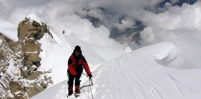 BG_2007-05_Nepal-Manaslu19_OliverKoenig+PeterMayer_Gipfelgrat